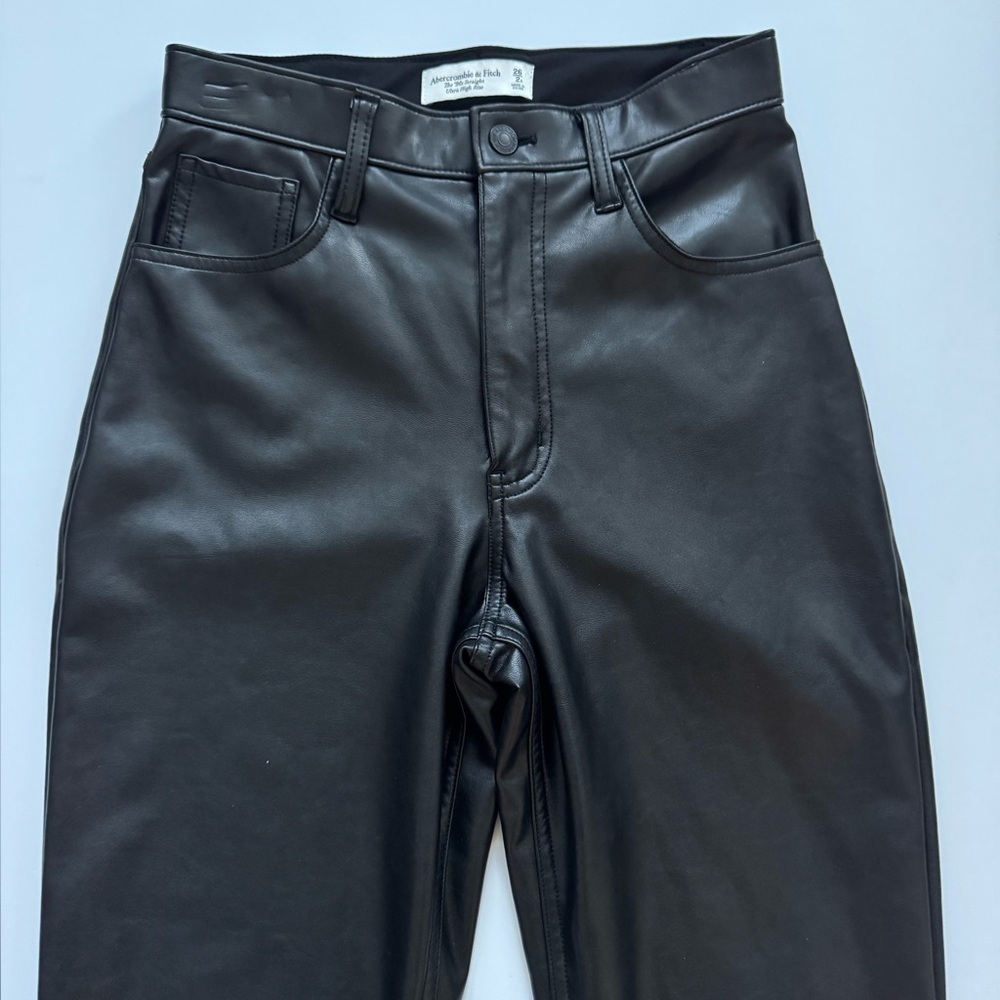 Abercrombie & Fitch The 90s Straight Ultra High Rise Black Faux Leather Pants - Picture 4 of 10